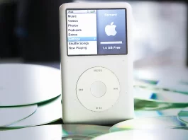 Why the iPod is trending again and seducing the 2000s 20 years after its release