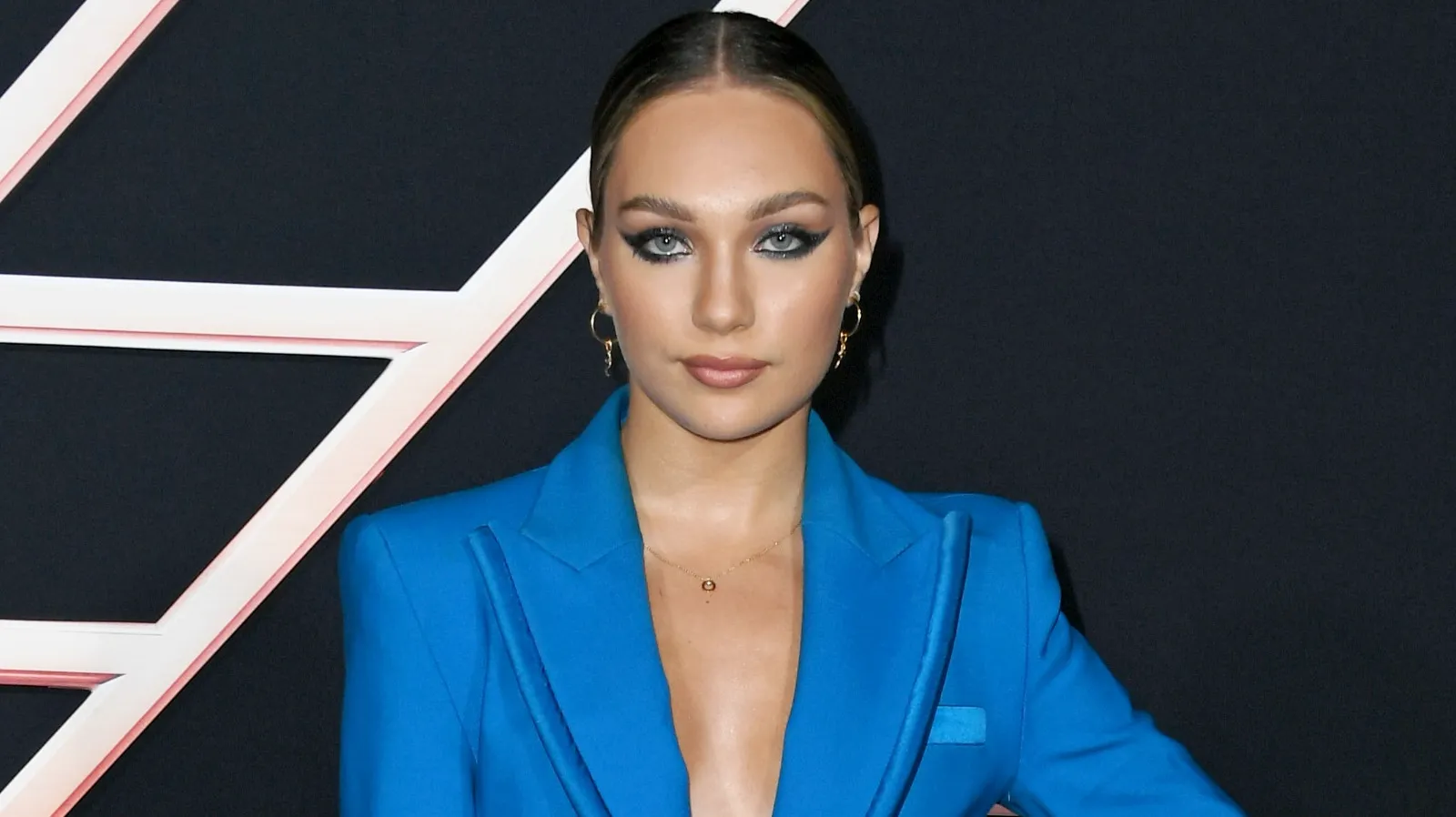 Is Maddie Ziegler Lesbian? Age, Height, Family, Relationship, Net Worth, Wiki and Bio