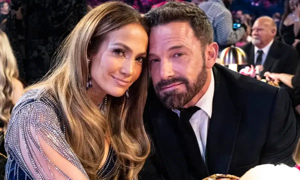 A photo of Ben Affleck and Jennifer Lopez at the Grammy Awards.