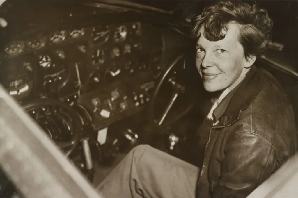 Amelia Earhart Plane Photo A Puzzling Clue